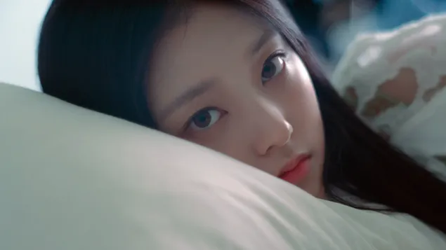 kherin iz newjeans - s''emka klipa <<bubble gum>> skachat'