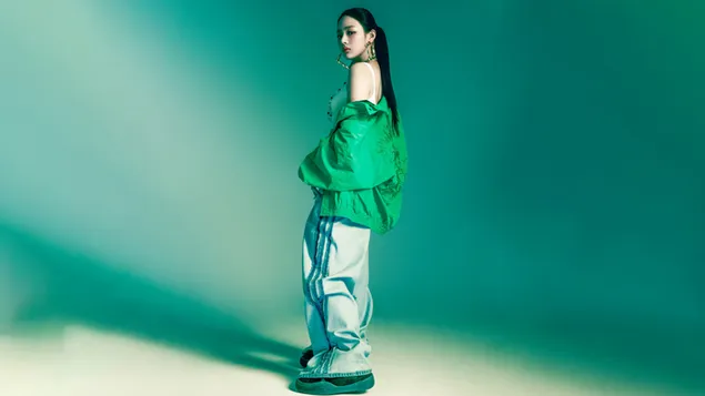 minji von newjeans fur das musikvideo-shooting zu ,,how sweet'' herunterladen