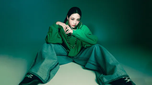 minji von newjeans | musikvideodreh zu ,,how sweet'' herunterladen