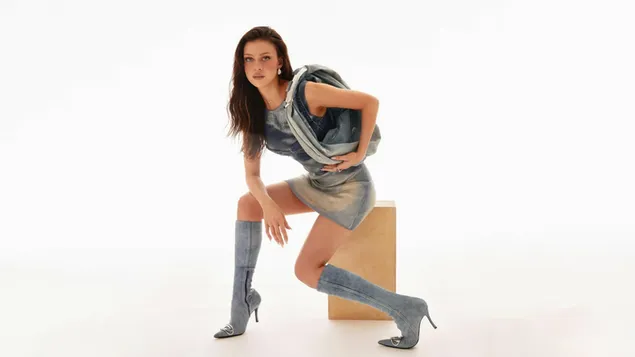 نيكولا بيلتز | تصوير مجلة النايلون 4K خلفية