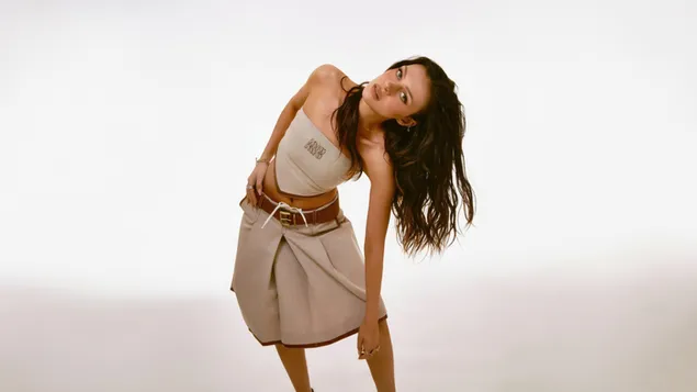 nicola peltz - nylon tijdschriftshoot download