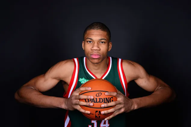 Chu Sheng Yu Ni Ri Li Ya De Xi La Zhi Ye Lan Qiu Yun Dong Yuan Yang Ni Si *A De Tuo Kun Bo  Xia Zai