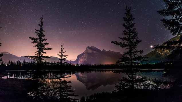 Vista nocturna, montaña y lago 4K fondo de pantalla