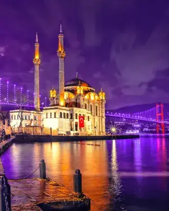 밤 Turkiye ortakoy 모스크와 바다에서 다리 보기 2K 배경화면