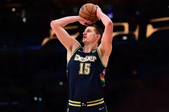 Tapeta Nikola Jokić je centrem týmu NBA Denver Nuggets HD