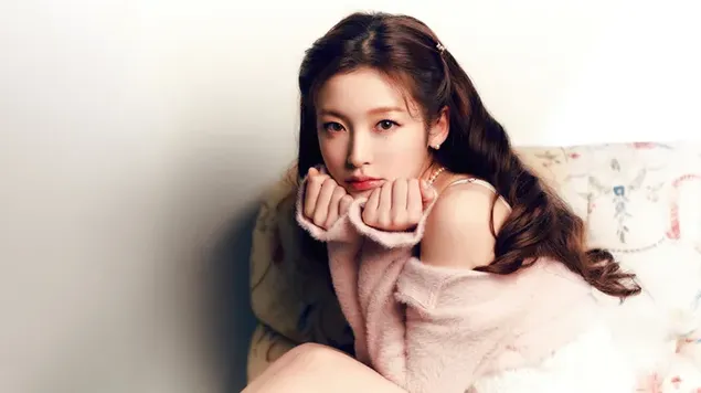 آرین اوه دختر من در «عشق واقعی: نسخه دسته گل». عکاسی آلبوم کاغذدیواری  4K