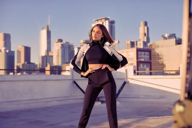 「オリビア・カルポ」エクスプレスXキャンペーン写真撮影 4K 壁紙