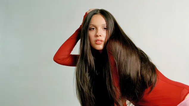 olivia rodrigo krasne dlouhe vlasy stahnout