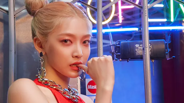 Onda filmā “La Di Da” MV Shoot [2020] no Everglow (K-Pop Band) 4K fona tapete