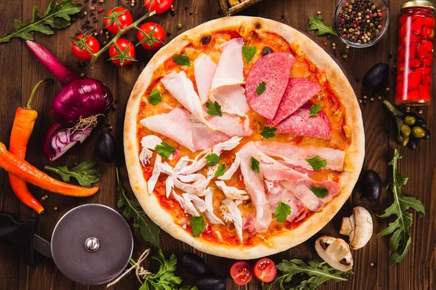 Taustpilt Üks terve pitsa erineva lihaga ja lisanditega maitseainete ja ürtidega kõrval 4K