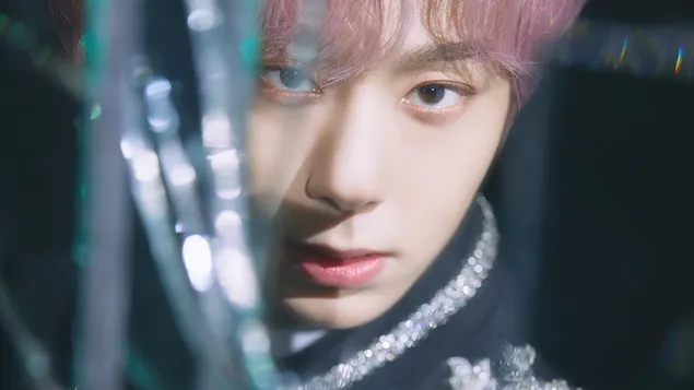 ONEUS Hwanwoong | Black Mirror MV-opname (album met binaire code). 4K achtergrond