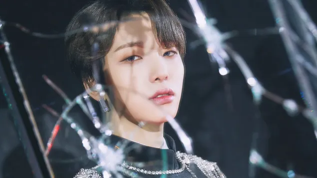 ONEUS Seoho | Black Mirror MV-opname (album met binaire code). 4K achtergrond