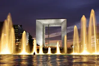 파리의 장식용 수영장 2K 배경화면