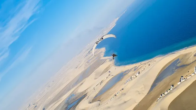 Paragliding in the Desert 4K wallpaper