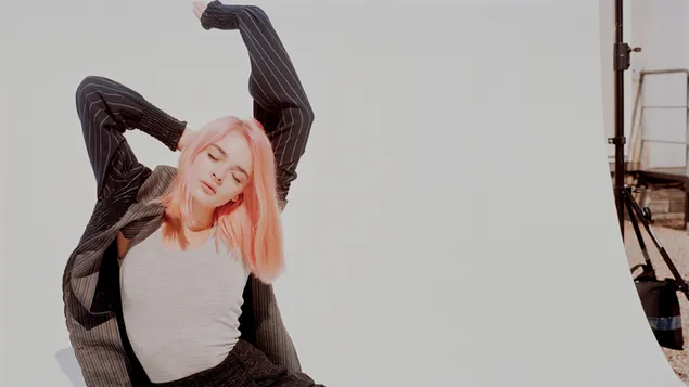 ורוד השיער 'שרלוט לורנס' בתצלום של מגזין Jalouse 4K טפט