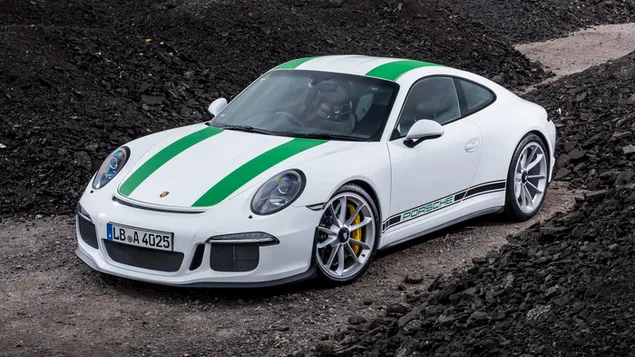 Cotxe Porsche 911 blanc amb línies verdes baixada