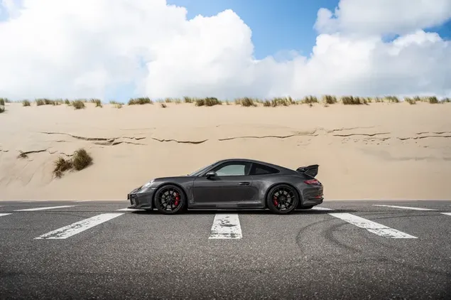 Porsche gt3 side view in desert 4K wallpaper
