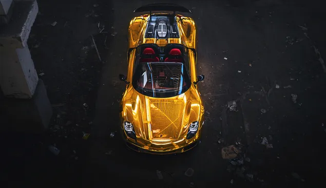 Porsche: Spyder gold 2K wallpaper