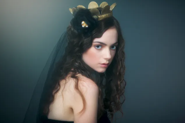 Mooi krulhaarmodel Klara Koy aflaai