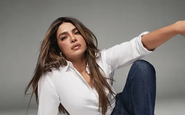 la jolie actrice indienne priyanka chopra portant une tenue decontractee telechargement