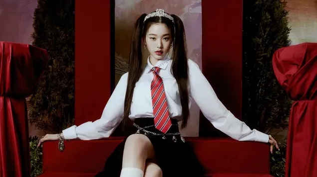 printsesa ''wonyoung'' ot ive | fotosesiya na album ''love dive''. izteglyane