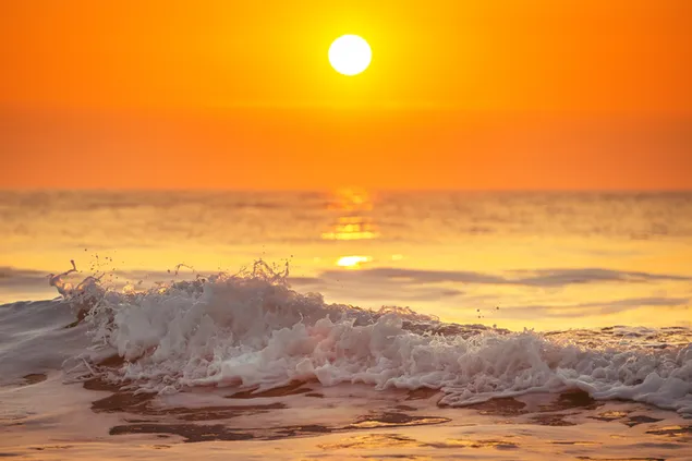 puesta de sol en el océano