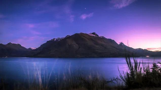 Liqeni i purpurt Wakatipu 4K sfond