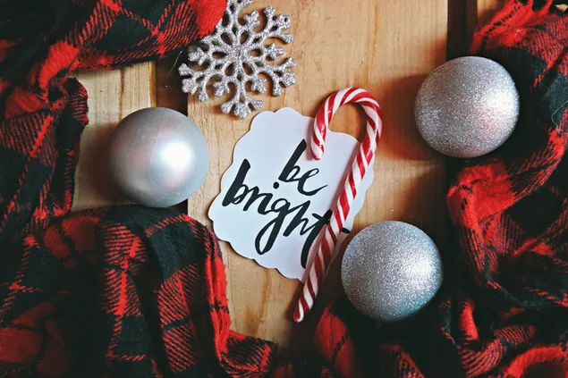 Konsep Krismas hiasan merah dan perak 4K kertas dinding