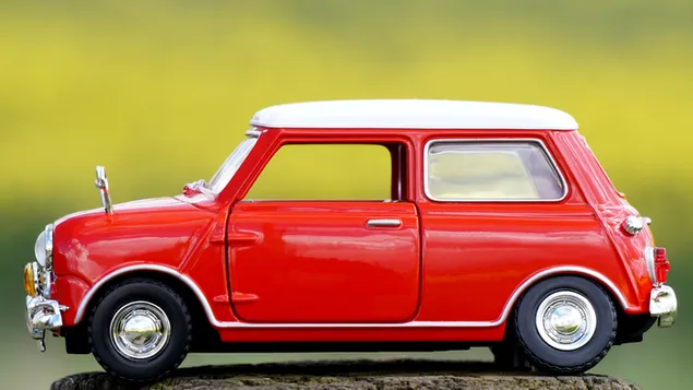 Rood en wit Mini Cooper miniatuur 4K achtergrond