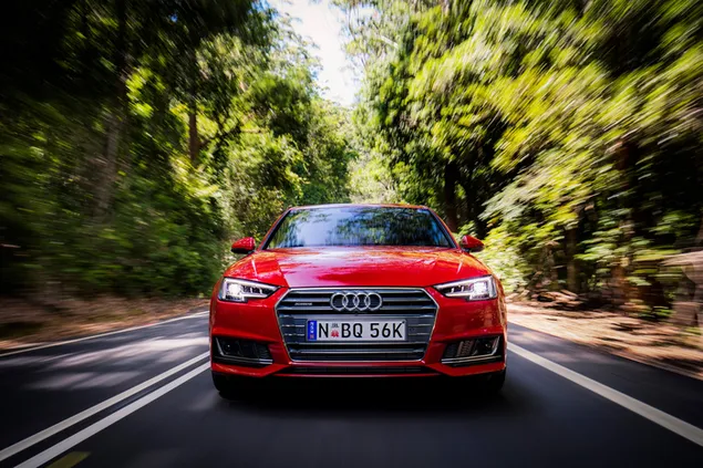 Rode Audi A4 sportwagen front look