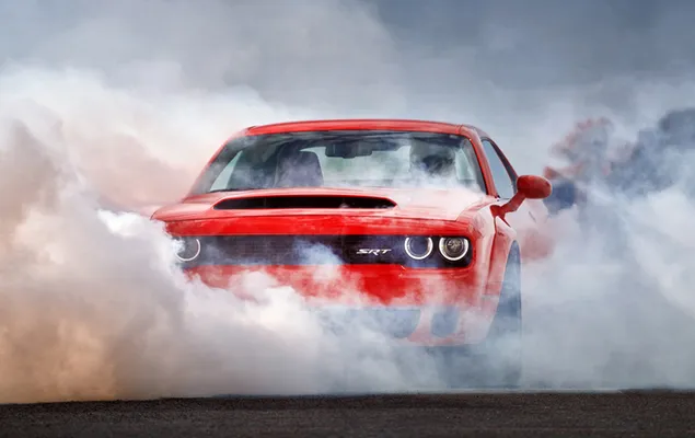 Xe thể thao màu đỏ Dodge Challenger trong sương mù tải xuống