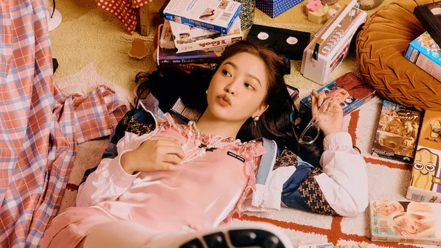 Páipéar balla 'Yeri' Adorable Red Velvet in 'Queendom' MV Photoshoot4K