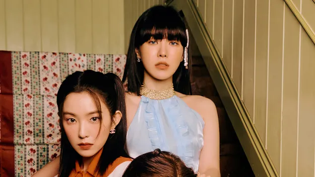 Red Velvet 的 Irene 和 Wendy 在《Queendom》的 MV 拍摄中 4K 壁纸