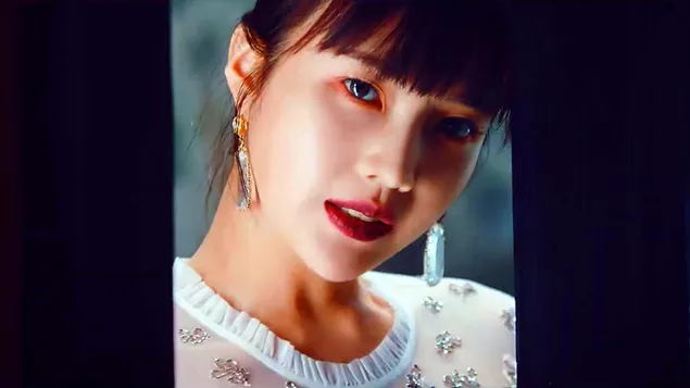 red velvet's joy v 'psycho' m/v prenos