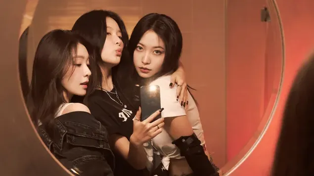 red velvet's yeri b yrnh w swlgy | twld `jyb w Gryb dstwr mv shwt brgyry khnyd