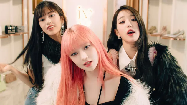 Rei กับ Yujin & Wonyoung จาก IVE (Kpop Band) - I Am MV Shoot 4K วอลเปเปอร์