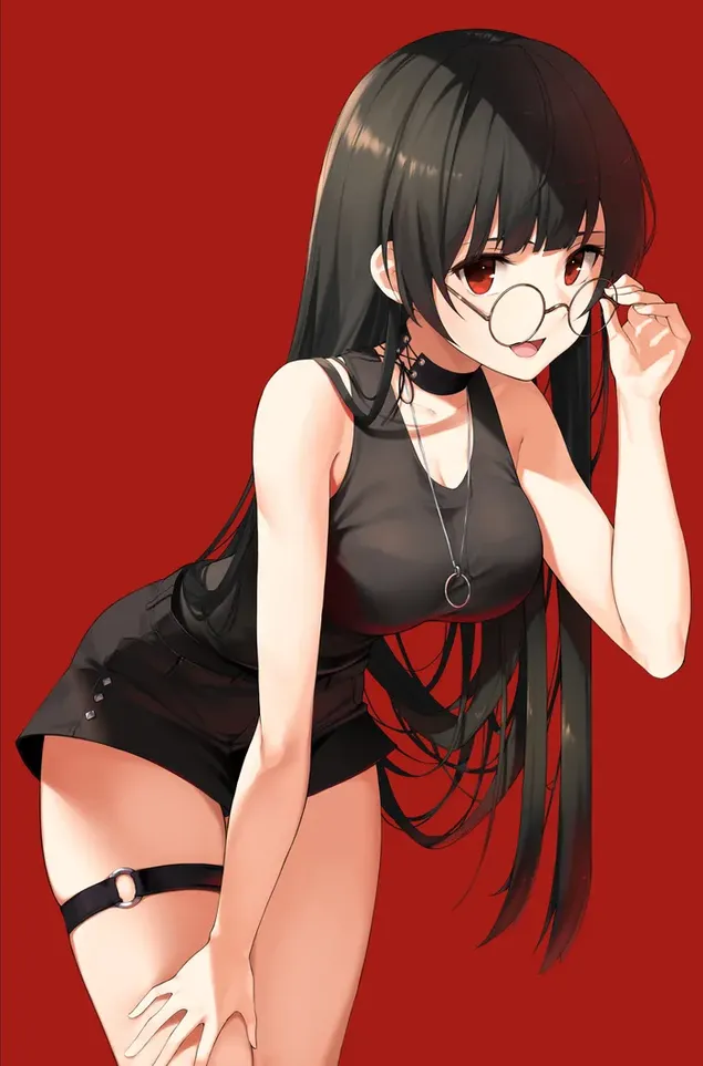 Retrato de una hermosa chica anime con cabello largo negro, vestido negro y anteojos frente a un fondo rojo