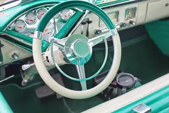 Tapeta Retro tyrkysový interiér auta na míru 4K