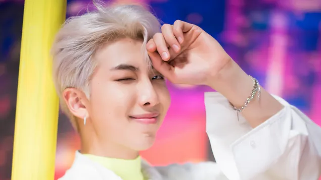RM [Rap Monster] BTS'den [Bangtan Boys] 'Boy With Luv' MV Fotoğraf Çekiminde 4K duvar kağıdı