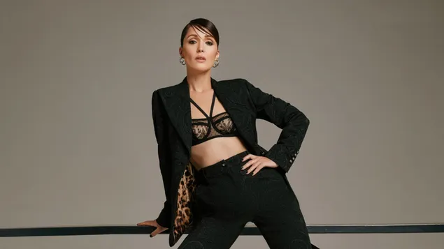 rose byrne x l'officiel australia shoot hvrd