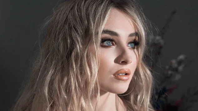 Blonde Actress Sabrina Carpenter 2k Wallpaper Download 6262