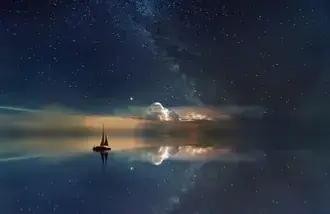 Tapeta plachetnice plovoucí ve vesmíru 4K