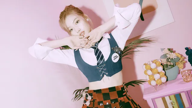 sana ot twice v''v fotosesiyata na mv ,,the feels''. izteglyane