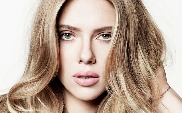 Scarlett johansson is verbluffend met de schoonheid van haar gezicht download