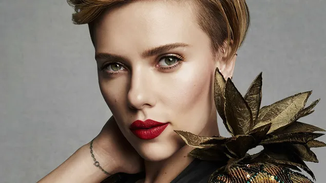 Scarlett Johansson amb tot el seu encant baixada
