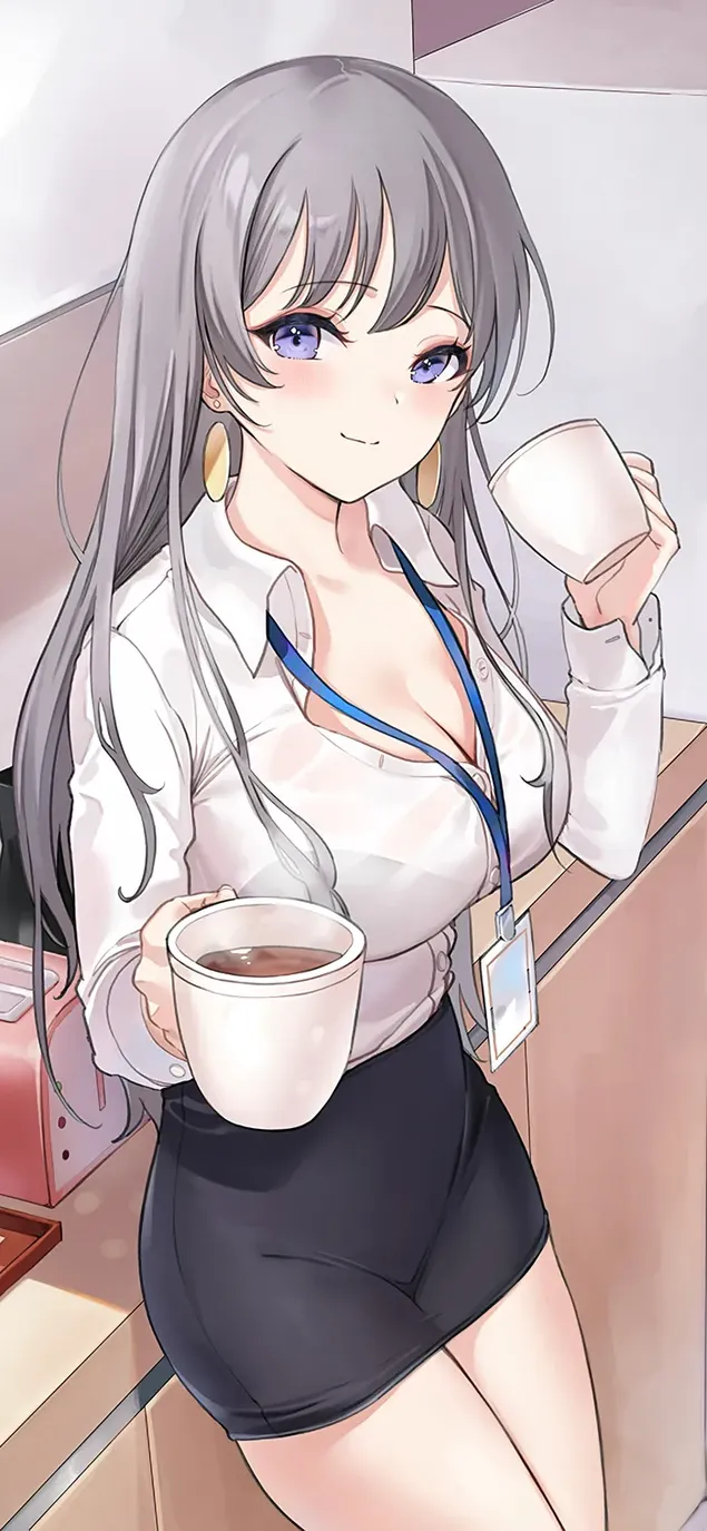 Schönes Anime-Mädchen mit grauem Haar und weißem Hemd, das Kaffeetassen hält und in die Linse schaut herunterladen