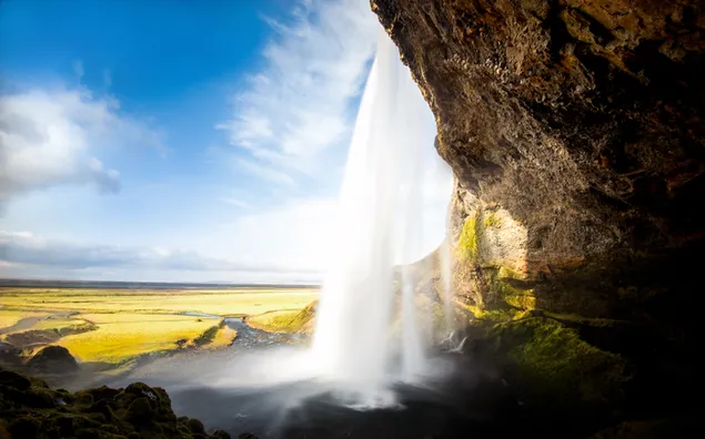Cascada de Seljalandsfoss paisaje escénico de Islandia 4K fondo de pantalla