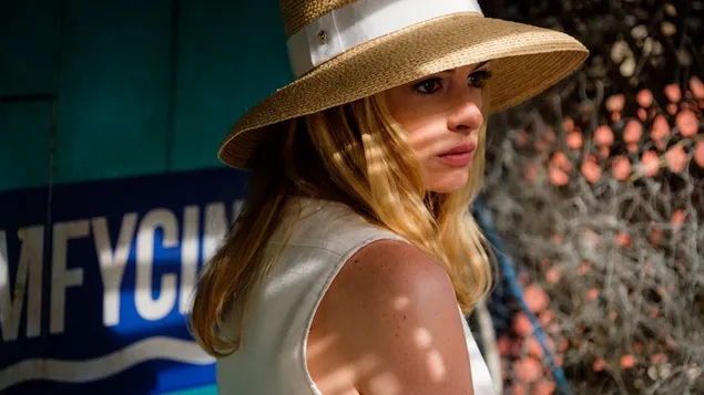 serenity namaesdngody anne hathaway daawnohld