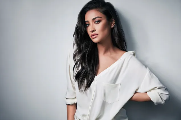 shay mitchell | kanadalainen kirjailija lataa