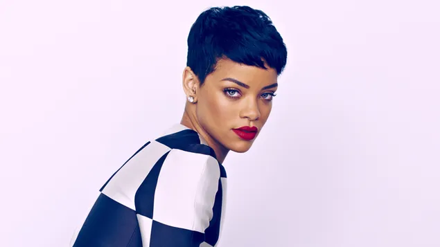 'Rihanna' de pelo corto en la sesión de fotos de la revista Elle UK descargar